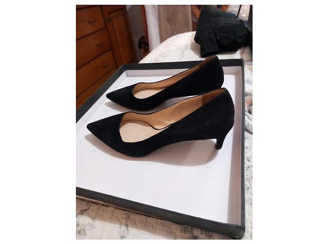 Prada Pumps aus schwarzem Wildleder - Ansicht 2