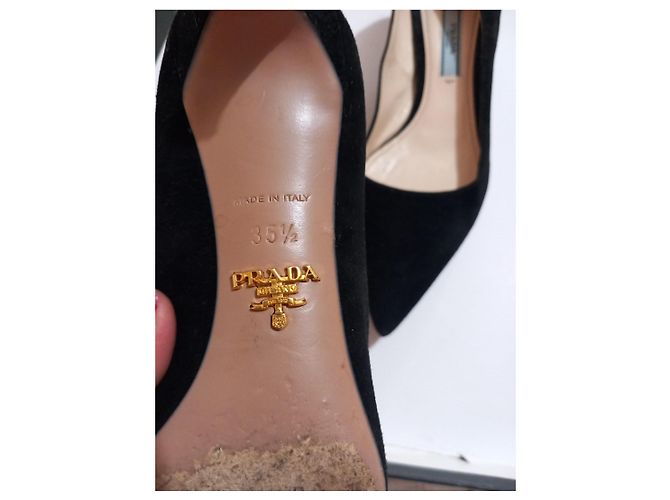 Prada Pumps aus schwarzem Wildleder - Ansicht 7