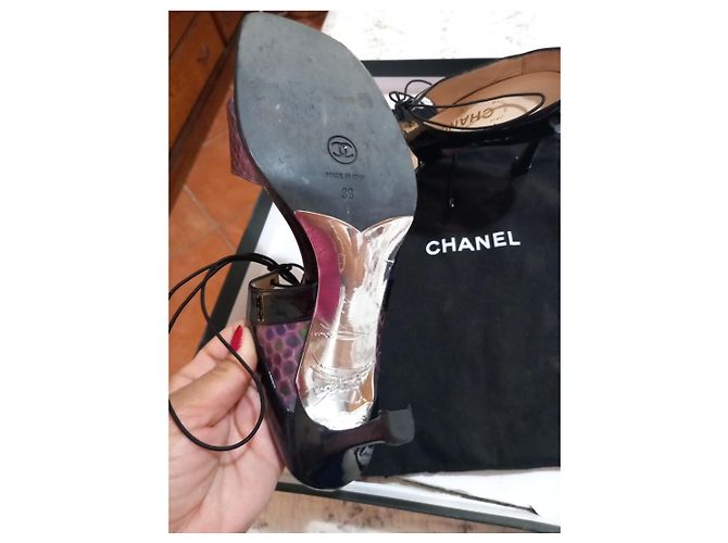 Sandali Chanel in vernice e pitone viola - vista 6