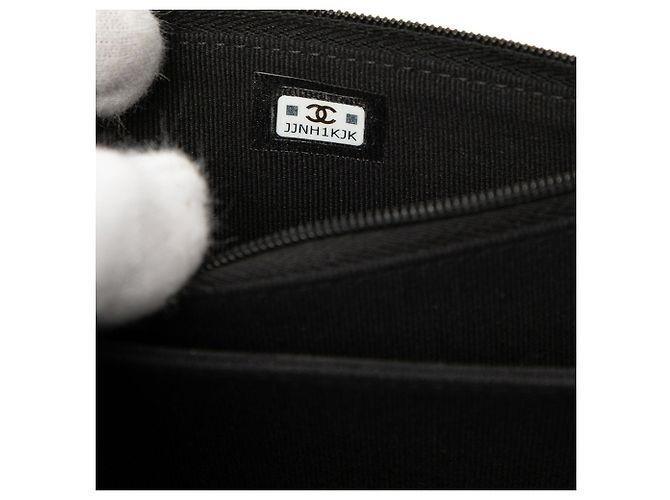 Borsa a tracolla Chanel Mini CC Bijoux Wallet on Chain in pelle d'agnello matelassé nera - vista 6