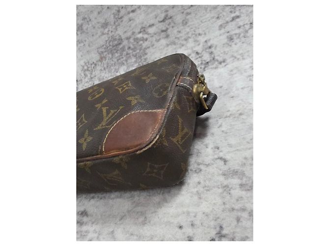 Pochette Louis Vuitton Monogram Canvas - vista 9