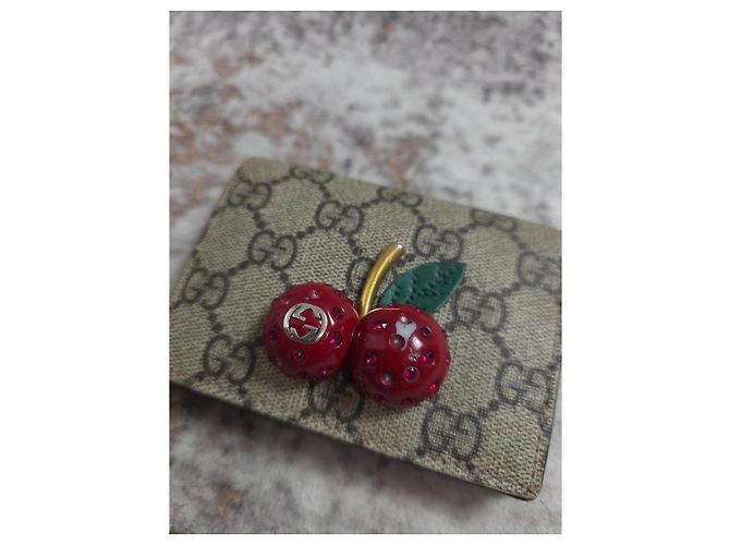 Cartera Gucci GG Supreme Cherry - vista 3