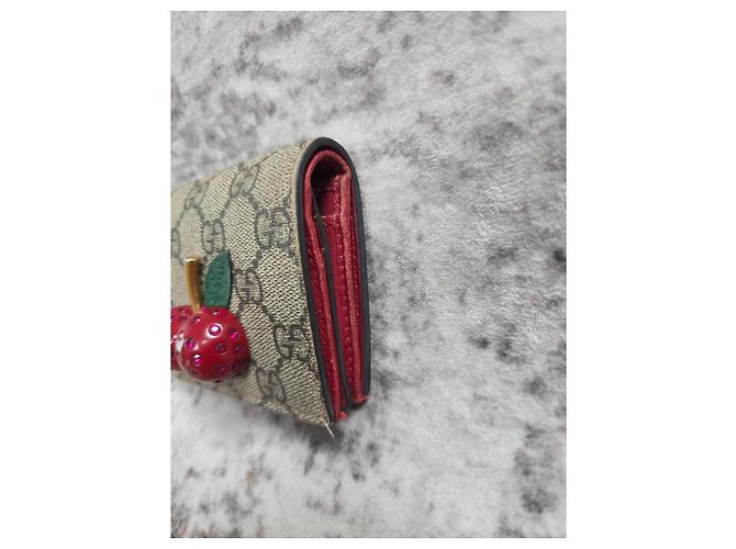 Cartera Gucci GG Supreme Cherry - vista 5