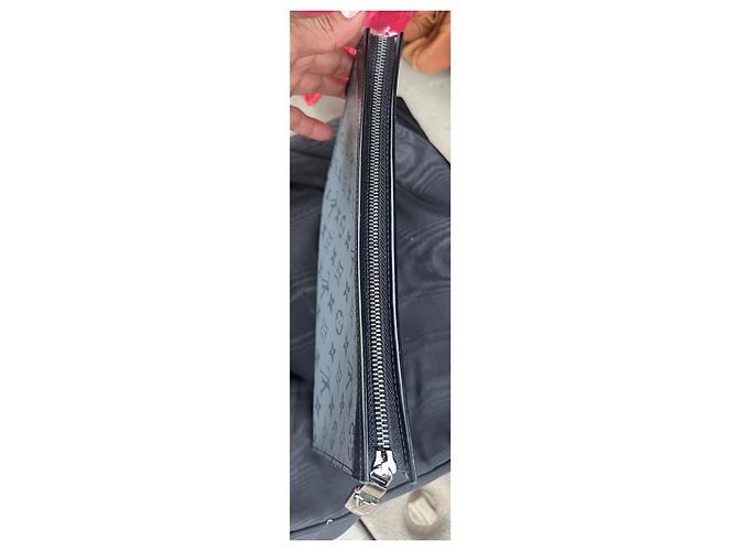 Pochette Louis Vuitton Monogram en cuir gris - vue 2