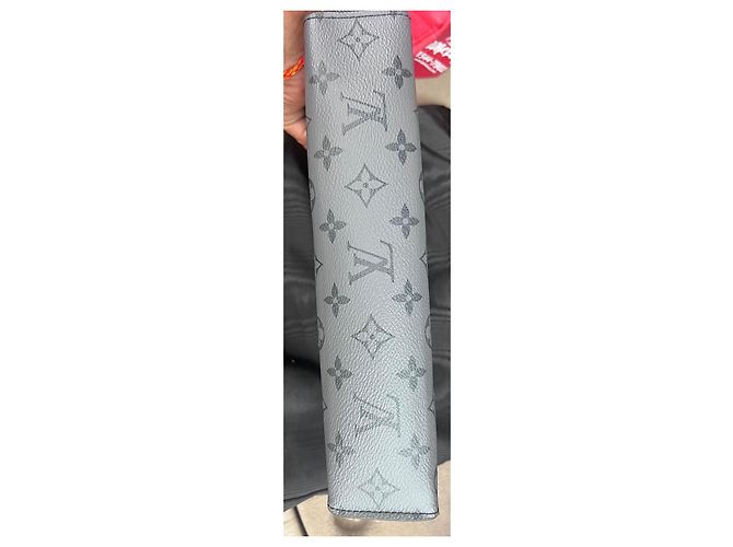 Pochette Louis Vuitton Monogram en cuir gris - vue 3