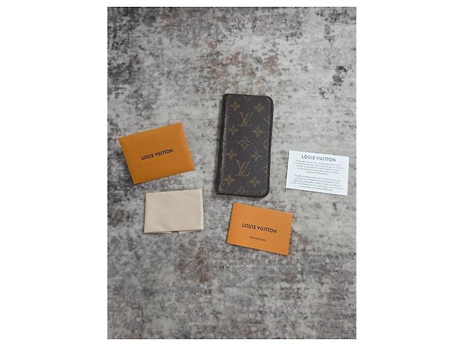 Prachtvolle Louis Vuitton Monogram iPhone Hülle - Ansicht 3