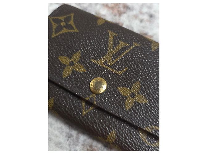 Magnificent Louis Vuitton keychain - view 3