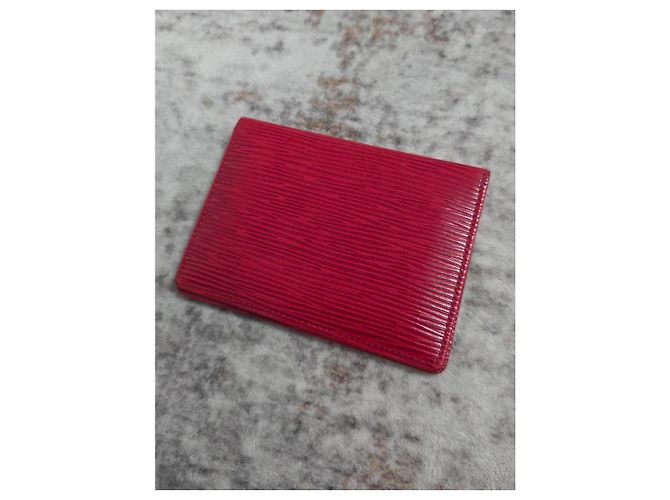 Magnífico tarjetero Louis Vuitton Epi - vista 3