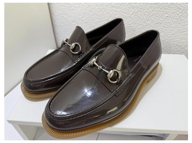 Mocassini Gucci Rain Horsebit in gomma marrone - vista 3