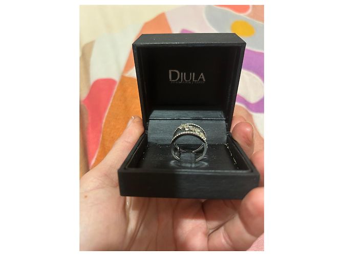 Djula-Ring aus Weißgold und Diamanten - Ansicht 4