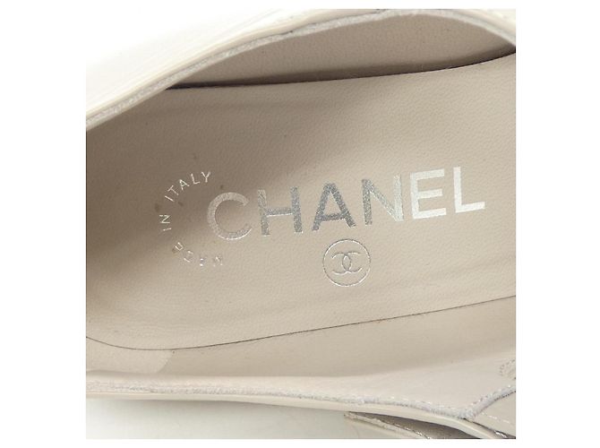 Décolleté Chanel G39111 in pelle grigia - vista 6