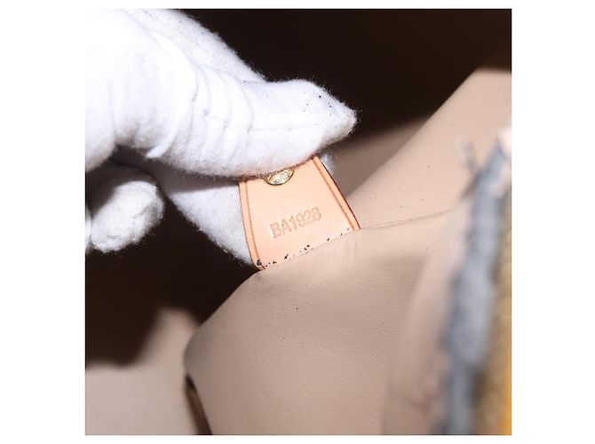 LOUIS VUITTON Monogram Vernis Mercer Boston Bag Beige M91000 LV - vista 12