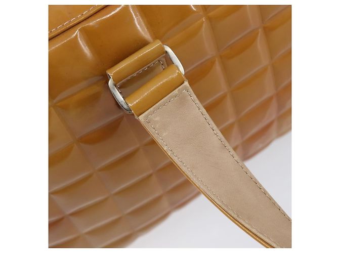CHANEL Choco Bar Hand Bag Patent Yellow Silver CC - vista 18
