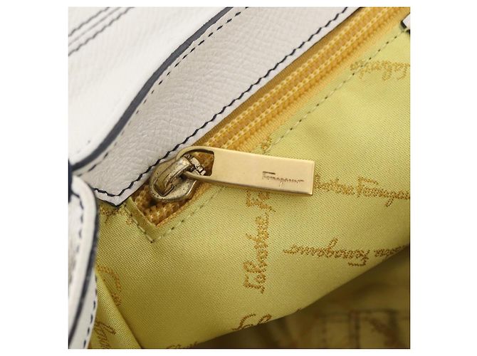 Salvatore Ferragamo Shoulder Bag Leather White Gold - vista 25