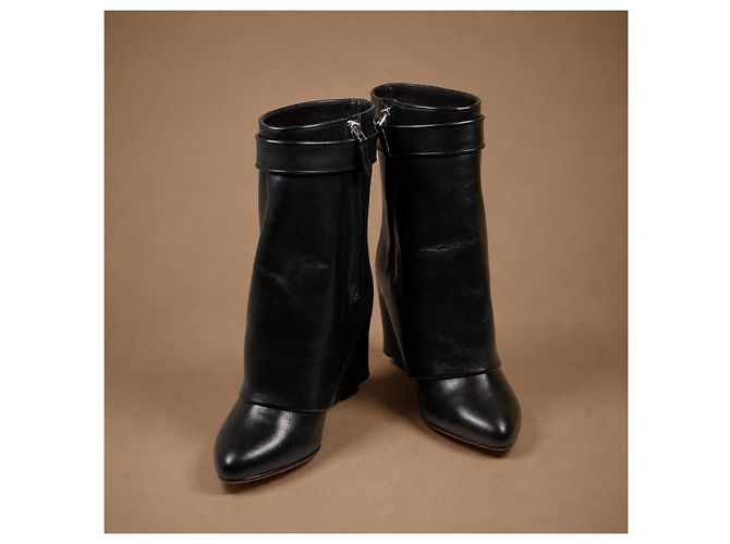 Givenchy Stivaletti Shark Lock in pelle nera - vista 16