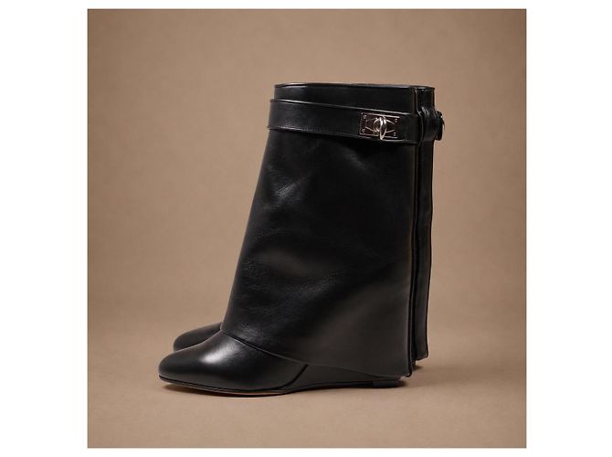 Givenchy Stivaletti Shark Lock in pelle nera - vista 5