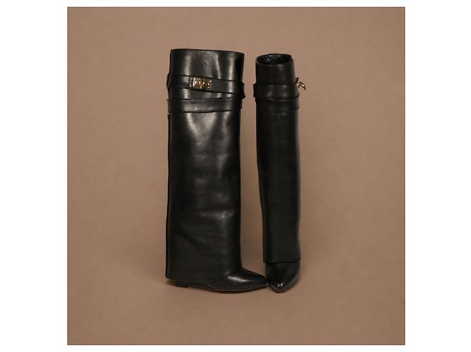 Stivaletti Givenchy Shark Lock in pelle nera - vista 4