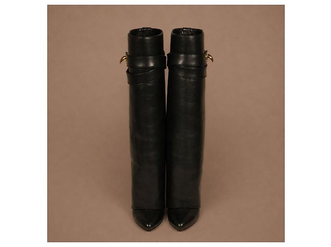 Stivaletti Givenchy Shark Lock in pelle nera - vista 5