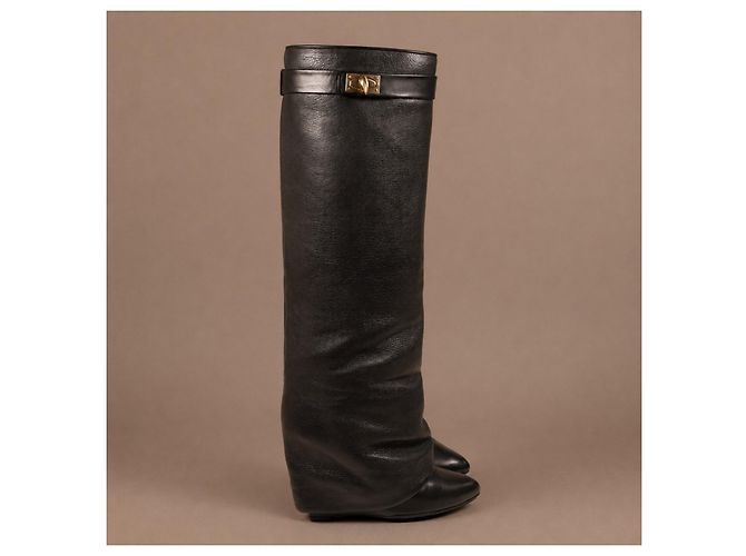 Givenchy Botas Shark Lock em couro preto - vista 4