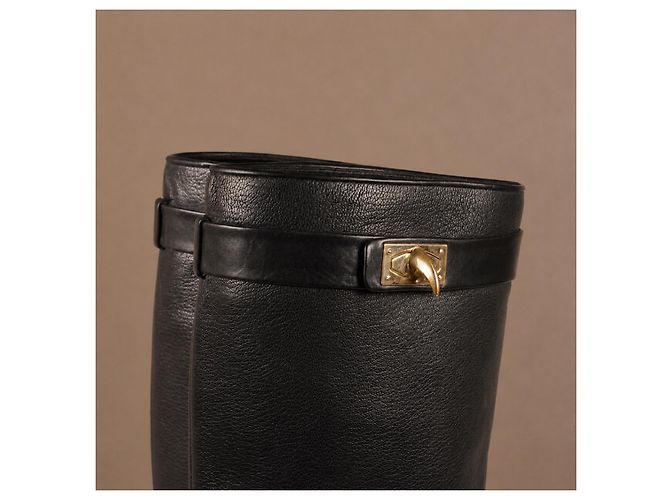 Givenchy Botas Shark Lock em couro preto - vista 5