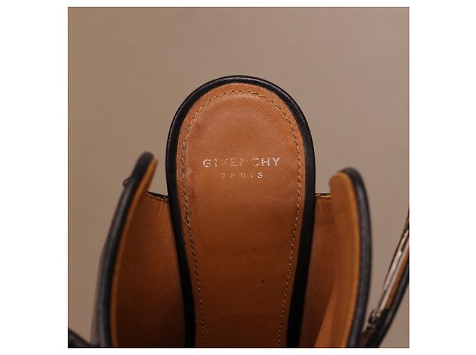 Givenchy Botines Shark Lock de cuña en cuero negro - vista 10