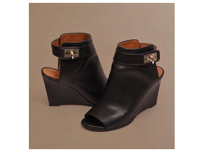 Givenchy Botines Shark Lock de cuña en cuero negro - vista 15