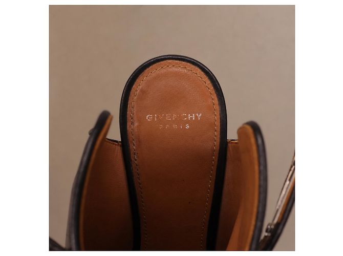 Givenchy Botines Shark Lock de cuña en cuero negro - vista 16