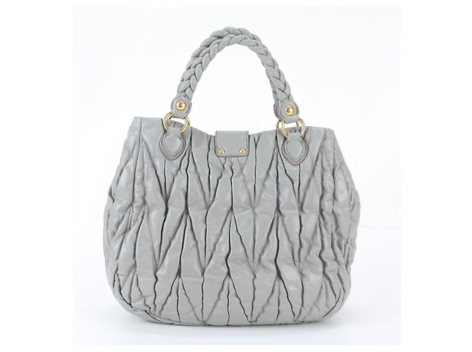 Miu Miu Tote Bag aus grauem Matelassé-Leder - Ansicht 3