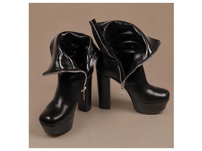 Gucci Stivaletti platform Runway in pelle nera - vista 2