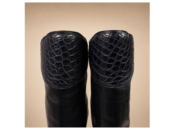 Stivali alti Gucci in pelle nera e coccodrillo - vista 8