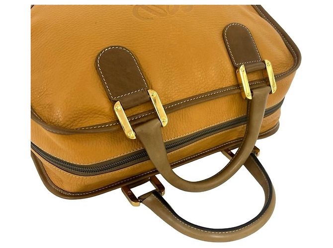 Mini borsa Boston in pelle con logo Anagram inciso Loewe - vista 3