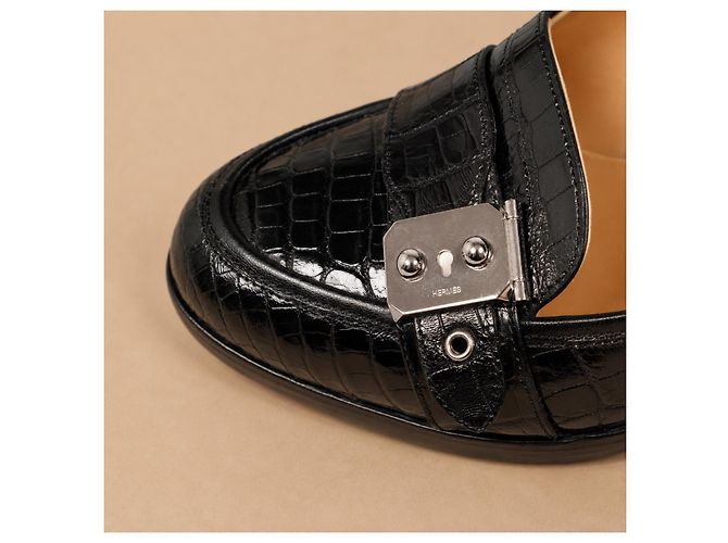 Hermès Pumps aus schwarzem Krokodilleder - Ansicht 12