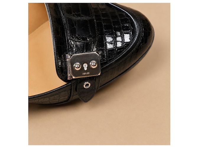 Hermès Pumps aus schwarzem Krokodilleder - Ansicht 16