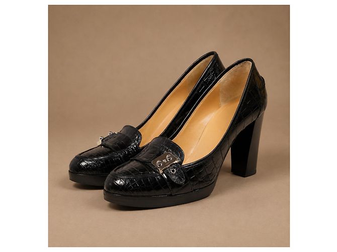Hermès Pumps aus schwarzem Krokodilleder - Ansicht 2
