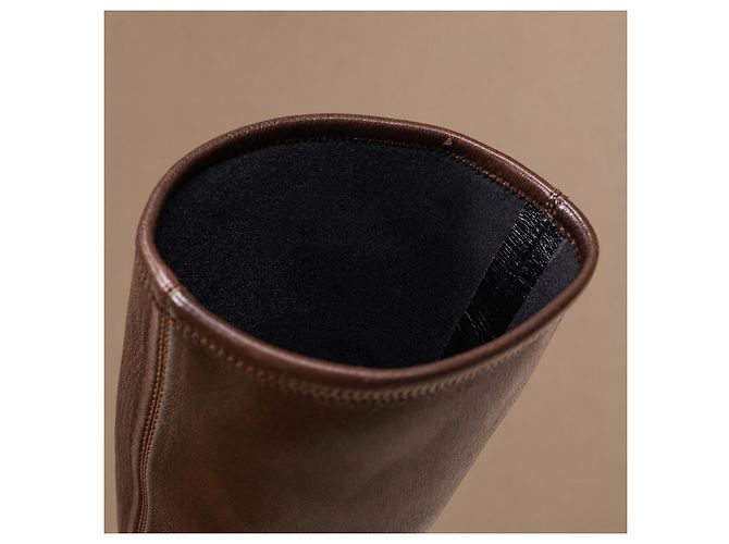 Botas altas Prada de cuero marrón para mujer - vista 16