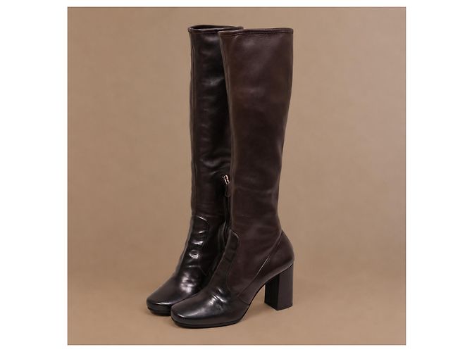 Botas altas Prada de cuero marrón para mujer - vista 2