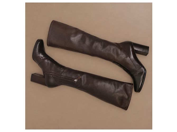 Botas altas Prada de cuero marrón para mujer - vista 3