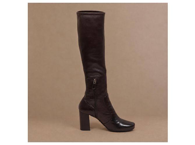 Botas altas Prada de cuero marrón para mujer - vista 8