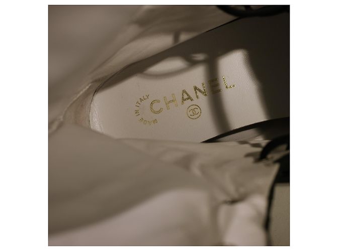 Chanel Botas altas de piel negra - vista 13