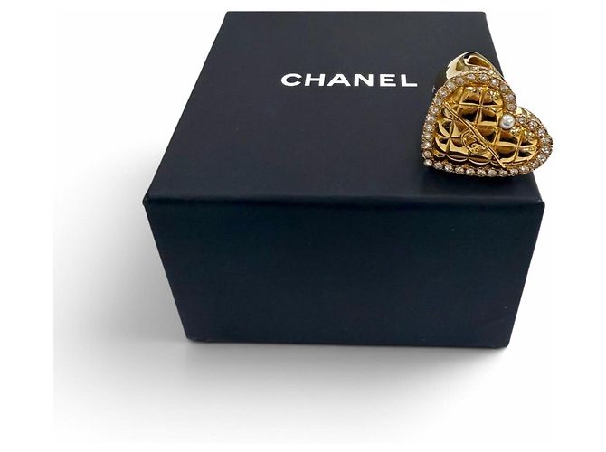 Anello Chanel B24A ABC459 Matelassé con cuore in perle e strass - vista 2