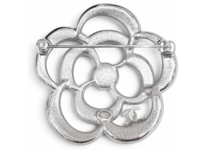 Spilla Camelia Argento Chanel A25P AB9720 - vista 3