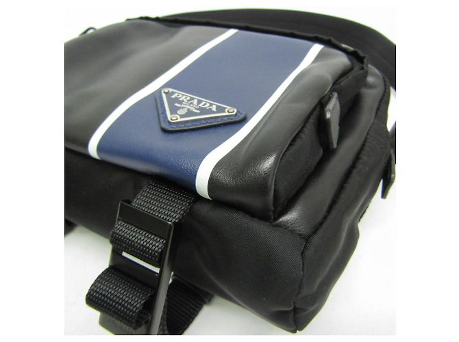 Petit sac bandoulière Prada avec logo triangle - vue 4