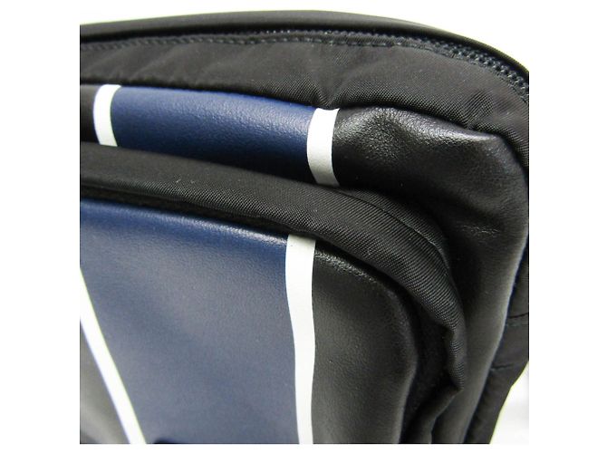 Petit sac bandoulière Prada avec logo triangle - vue 7