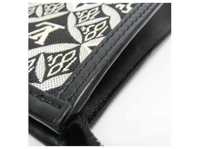 Louis Vuitton Since 1854 Poche Toilette 26 Clutch Bag - vista 10