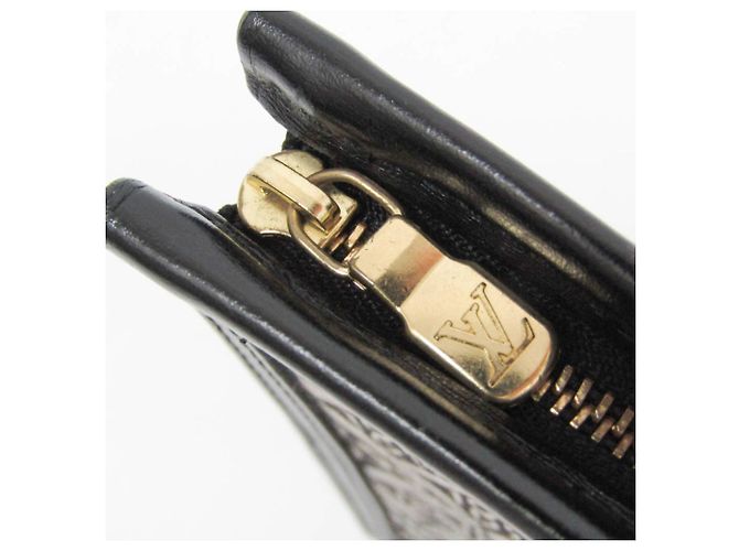 Louis Vuitton Since 1854 Poche Toilette 26 Clutch Bag - vista 9