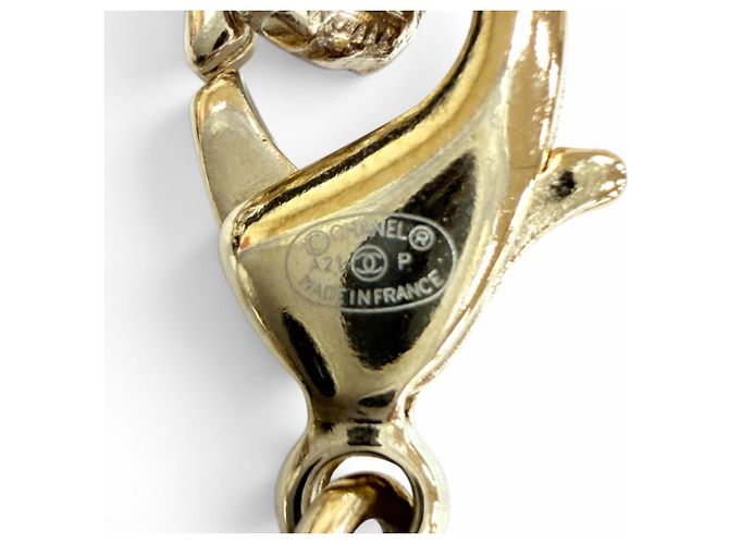 Bracciale Chanel con ciondolo perla eco e logo Coco in metallo dorato - vista 7