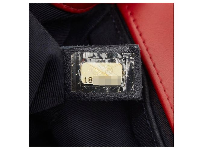 Chanel Coco Mark Boy 25 Schultertasche mit Kette - Ansicht 13