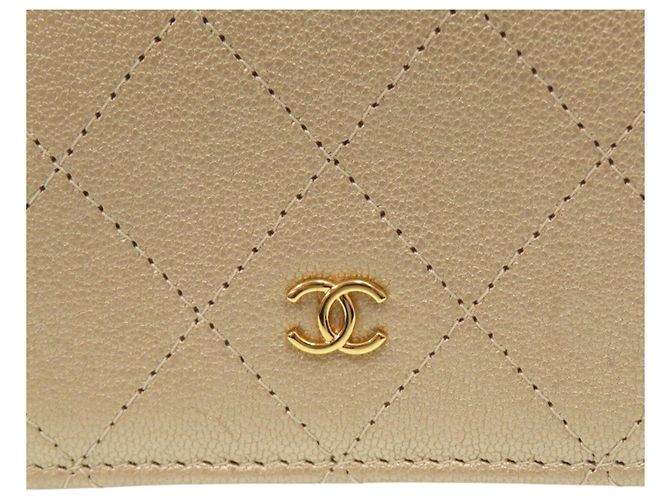 Cartera bi-fold Chanel de piel de becerro Matelassé Gold - vista 6