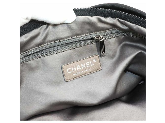 Borsa a tracolla Chanel 2.55 con catena a nastro in raso nero - vista 7