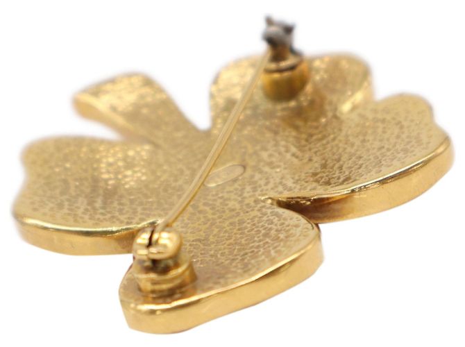 Spilla a quadrifoglio in resina placcata oro Chanel Gold CC - vista 5